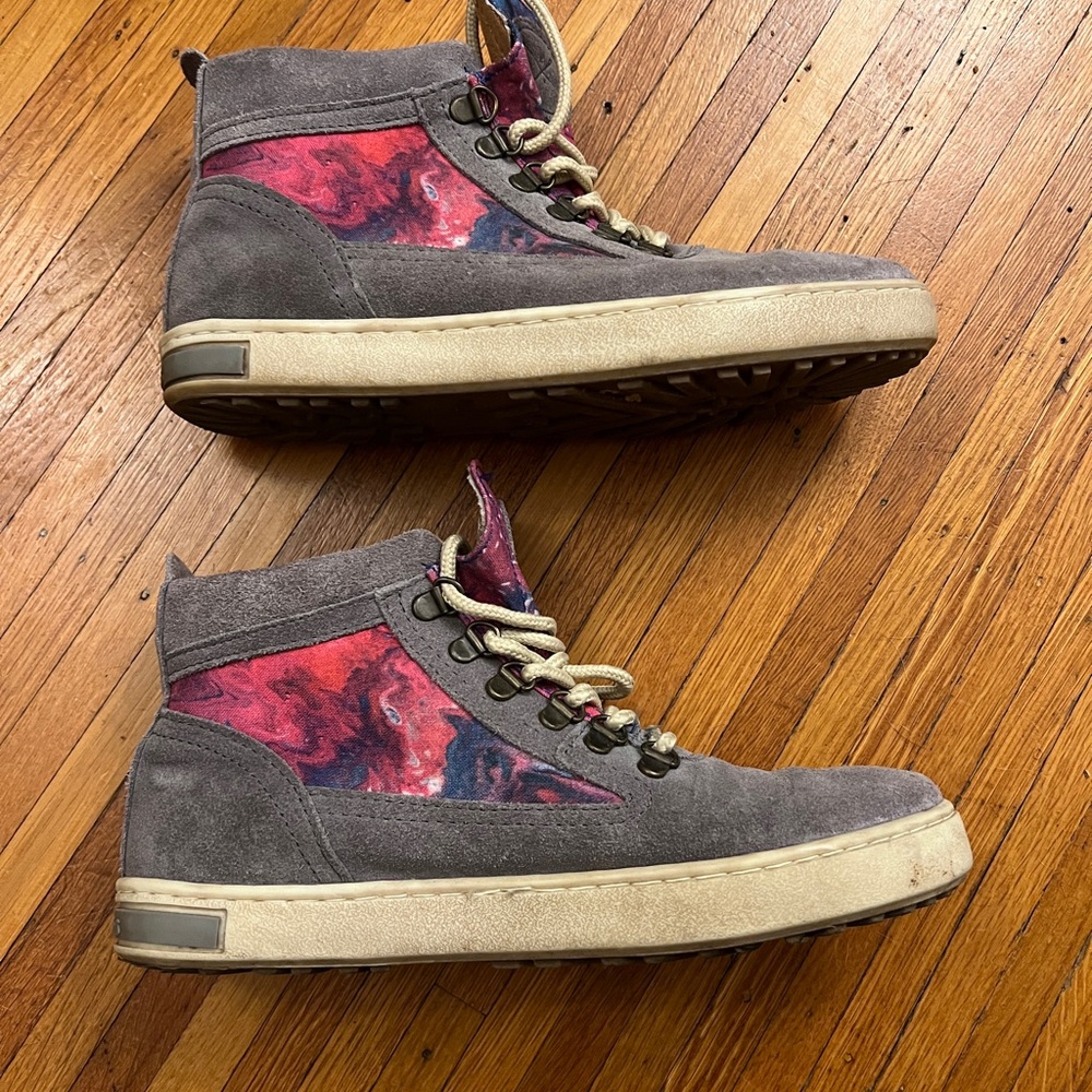 Colorful women’s Inkkas boots - size 9